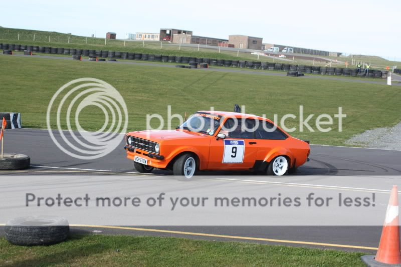 IMAGE: http://i385.photobucket.com/albums/oo295/broomsrck/SlatersStages069.jpg