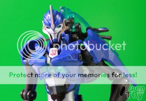 TakaraTomy Transformers Prime Acree review